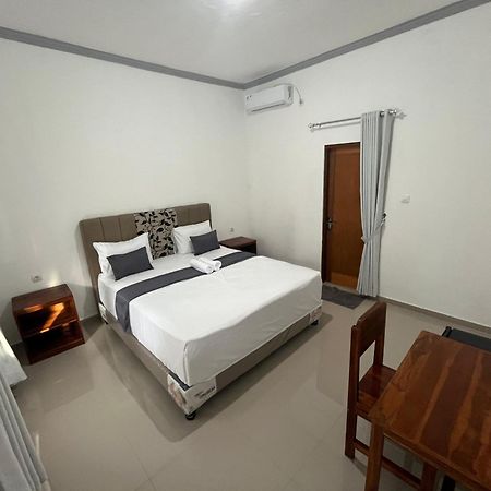 Kuta Lodge Homestay Exterior photo