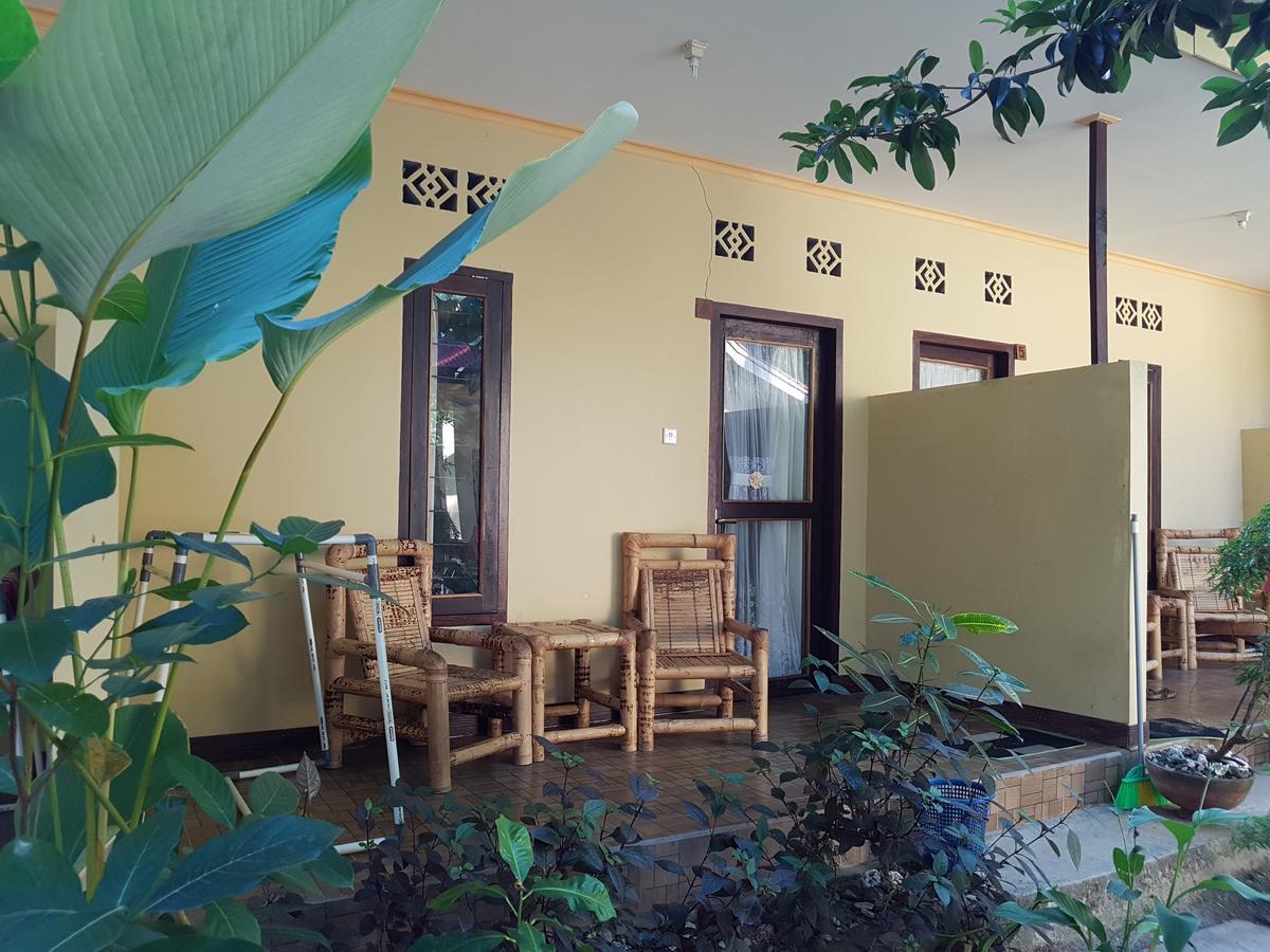 Kuta Lodge Homestay Exterior photo